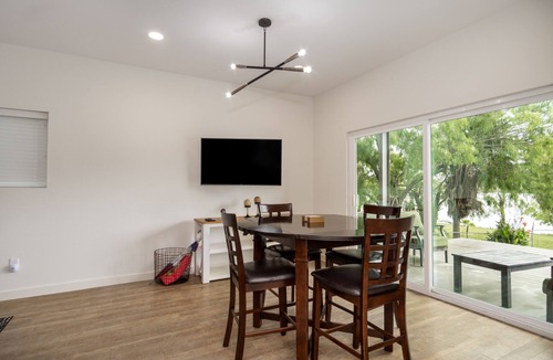 Brownsville House | PROMO 10% WEEKLY/15% MONTHLY Townhouse birdwatching SP Island and Mexico Apt. B