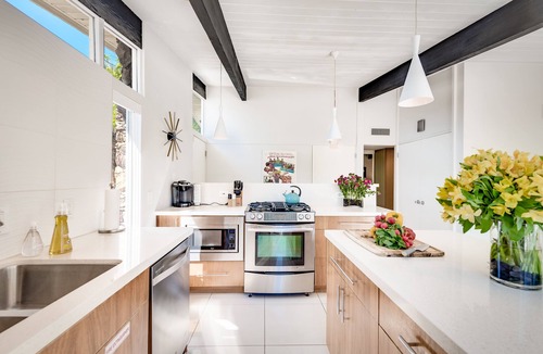 Racquet Club Estates House | PS Alexander Deluxe: Classic Style With Modern Comfort!