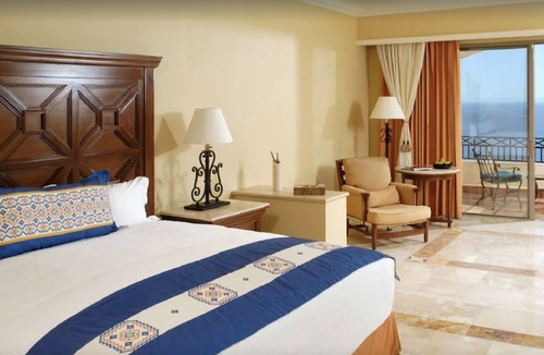 Paraiso Escondido Resort | Pueblo Bonito Sunset Beach Junior Suite w/Ocean Views and Large Balcony