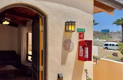 Playas de Rosarito Apartment | Puerto Nuevo Surf Casita Feliz 1 BR with pool