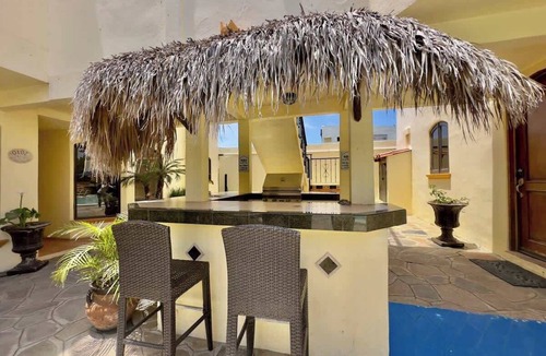 Playas de Rosarito Apartment | Puerto Nuevo Surf Casita Feliz 1 BR with pool
