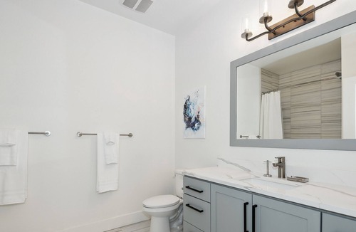 Booker T. Washington Apartment | PURE SUITES 2 Bed Downtown Phoenix Gym Pool Grills Parking