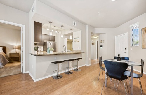Fox Crossing Apartment | Pure Suites Chandler 2 Bed Pool Gym Spa EV