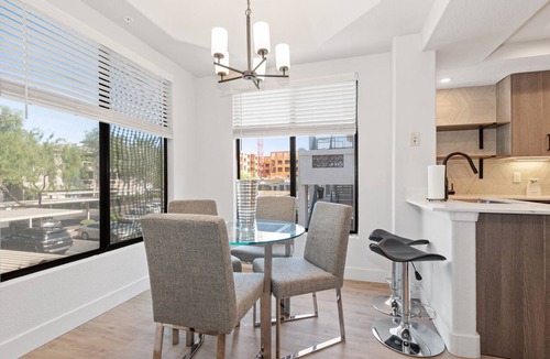 Kierland Apartment | Pure Suites Scottsdale Kierland 2 Bed Pool Gym Walk to Shops Restaurants