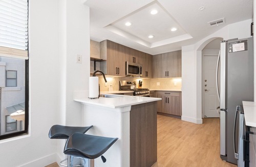 Kierland Apartment | Pure Suites Scottsdale Kierland Commons Scottsdale Quarter 2 Bed Pool Gym