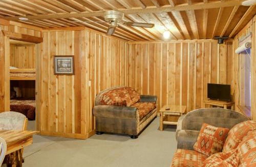 De Borgia House | Quaint DeBorgia Retreat: Black Diamond Guest Ranch