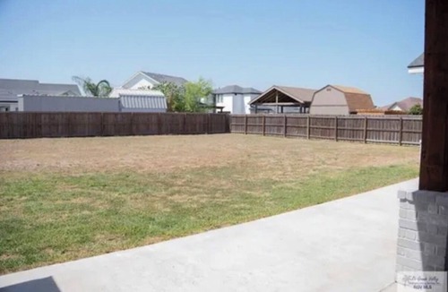 Harlingen House | Quaint Harlingen home near medical center.