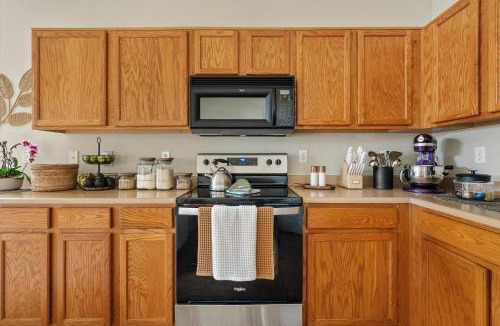 Villages At Queen Creek House | Queen Creek Home with King Beds and Filtered Showers