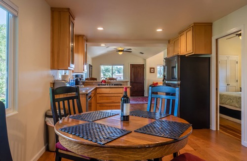 Paso Robles House | Quercus Acorn Cottage-Best Porch in Town Awaits Your Stay!
