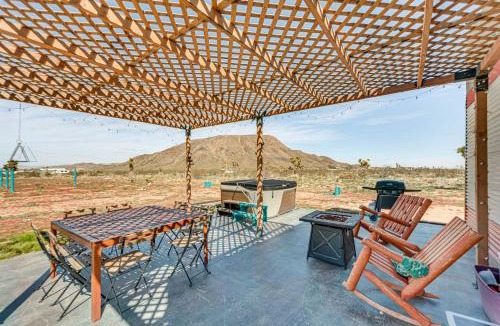 Landers House | Quiet Oasis w/Hot Tub: 21 Mi to Joshua Tree!