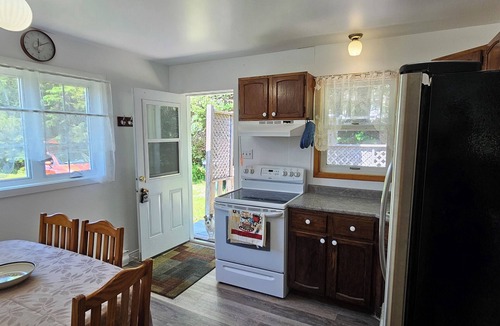 Chester House | Quiet, peaceful, private country home with a large yard