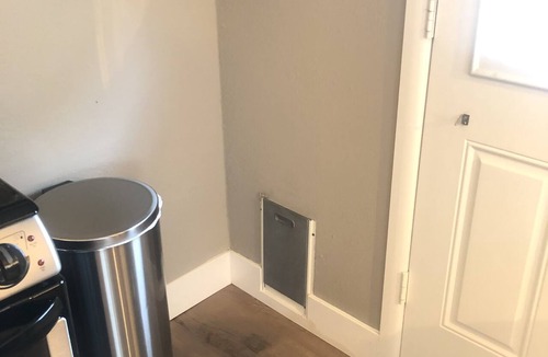 East Mesa Apartment | Quiet/Private♥3 MIN to HWY♥LUXURY KING BED♥Doggy Door♥Patio♥Hiking♥SaltRiver