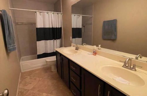 Chandler House | Quiet Private Room with Walk-in Closet, Pool, Grill