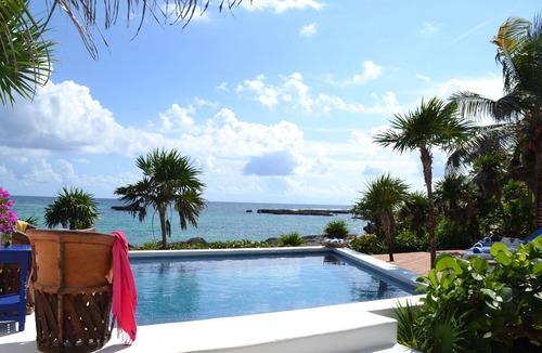 Akumal House | Quinta Del Mar Beautiful Vacation Home with Stunning Ocean Views + Guest House