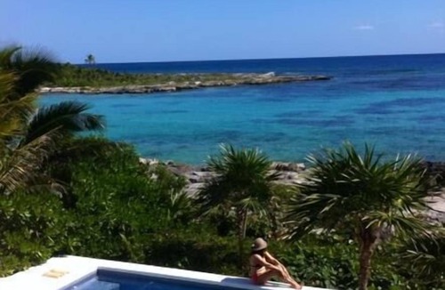 Akumal House | Quinta Del Mar Beautiful Vacation Home with Stunning Ocean Views + Guest House