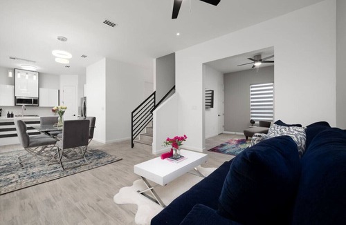 McAllen Apartment | Quinta Real Townhomes - 5125