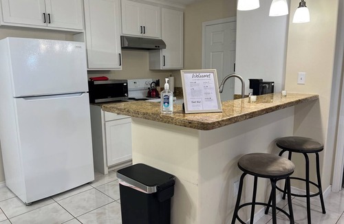 Brownsville House | Quite 3 Br home near SPACE X -SPI & Airport.work space -sleeps 6.