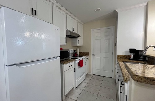 Brownsville House | Quite 3 Br home near SPACE X -SPI & Airport.work space -sleeps 6.