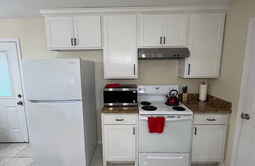 Brownsville House | Quite 3 Br home near SPACE X -SPI & Airport.work space -sleeps 6.