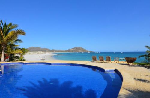 Ensenada Los Muertos Villa | Rancho De Costa by Cabo Villas