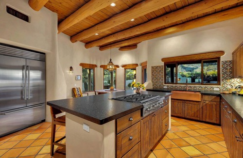 The Elin Ranch House | Rancho Vaquero: Luxury Desert Retreat 2 King Suites, Heated Salt Pool & Hot Tub