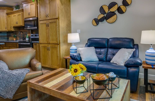 Lasara Apartment | Raymondville Apartment w/Patio: Near Lakes!