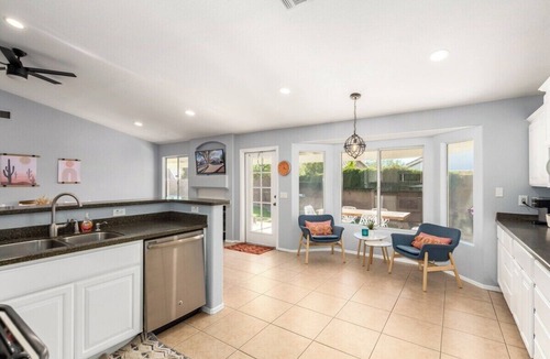 Glendale House | Redzone Retreat 4B/2B with Pool - Glendale House sleeps 8