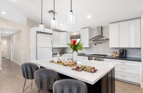 Sherwood Towne House | Refined Arcadia Estate | Chef's Kitchen | Minutes to Scottsdale Nightlife