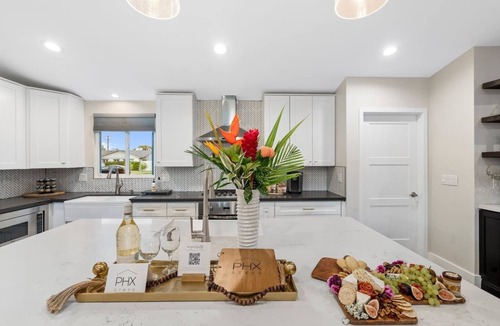 Sherwood Towne House | Refined Arcadia Estate | Chef's Kitchen | Minutes to Scottsdale Nightlife