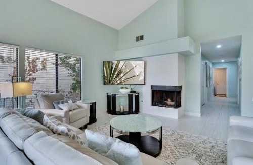 La Quinta House | Refreshing Desert Escape near LQ Resort