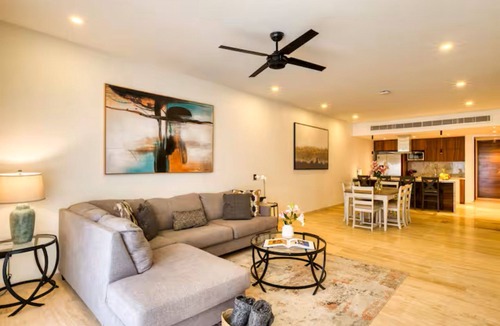 San Jose del Cabo Apartment | Relax and unwind: your oasis with pool and jacuzzi