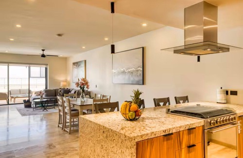San Jose del Cabo Apartment | Relax and unwind: your oasis with pool and jacuzzi