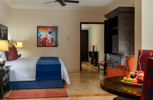 Paraiso Escondido Hotel | Relax in a 1-bedroom Luxury Suite @ PB Sunset Beach in Cabo San Lucas! Sleeps 6!
