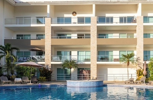 Marina Mazatlan Apartment | Relax in front of the golf course
