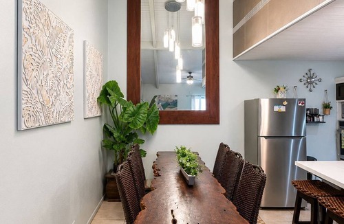 South Padre Island Condo | Relax In Our Luxurious Contemporary Beach Condo next to Clayton's Bar and Grill