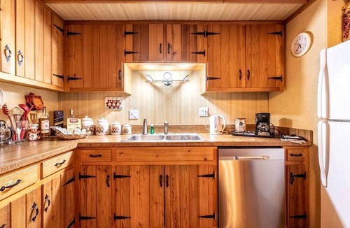 Big Bear Lake Cabin | Relax in Style: Cabin with Hot Tub in Scenic Big Bear Lake, California
