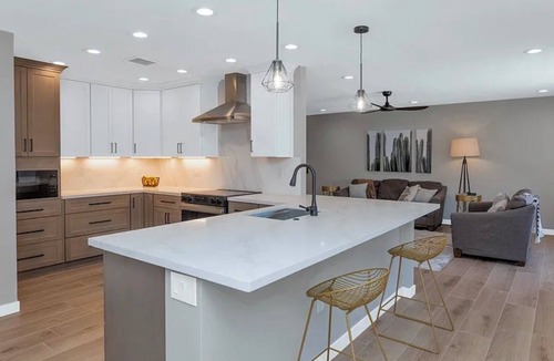 Peoria House | Relax, Recharge, Coffee Bar, King Beds, Central Location