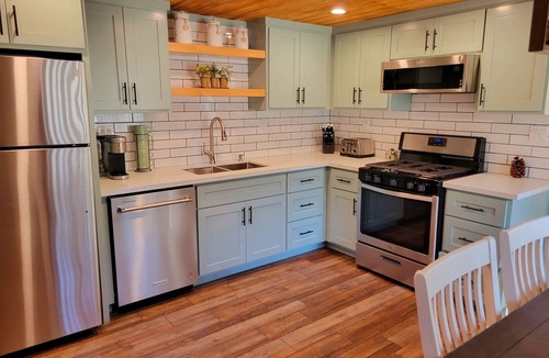 Sugarloaf Cabin | Relax & Unwind Lazy Bear's Cozy Cabin