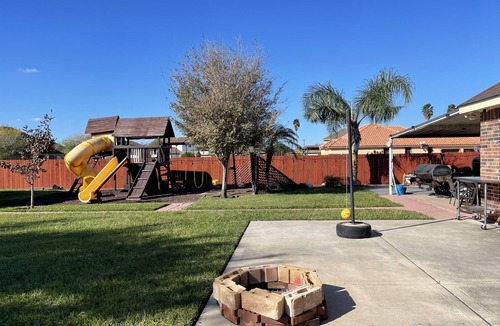 Edinburg House | Relax with the family and enjoy a peaceful stay at this location.