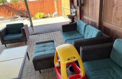Edinburg House | Relax with the family and enjoy a peaceful stay at this location.