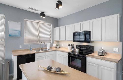 Stetson Hills State House | Relaxing 4BR Retreat｜Private Pool, Office & Pet-Friendly Fenced Yard #41691