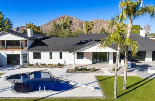 Arcadia House | Relaxing family neighborhood in multi million dollar home