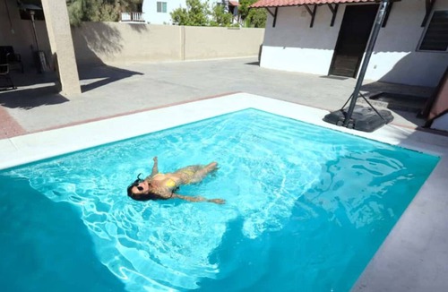 Benito Juarez House | Relaxing Getaway w/Pool, Billiards, Steps to the Beach – Perfect for Families!