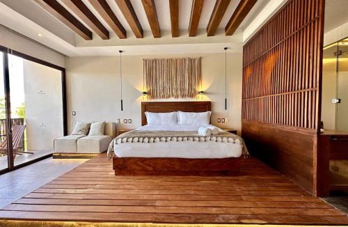 Tulum Hotel | Relaxing Lakeside Retreat Pool, Hot Tub y Patio