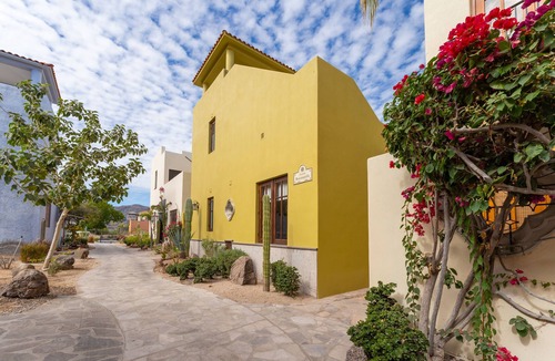 Nopolo House | Relaxing, modern home Loreto Bay with Amazing Views. Bikes available