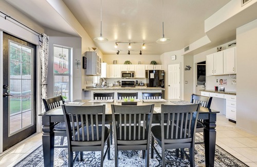 Paradise Valley Village House | Relaxing Phoenix Home - Outdoor Entertainment Area