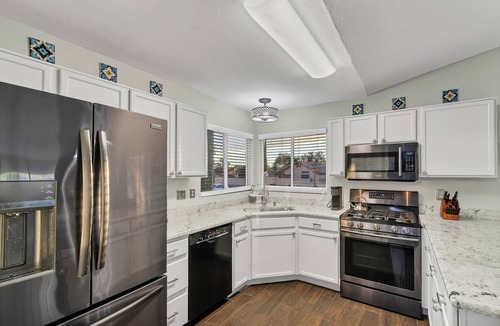 North Ranch House | Remodeled, Contemporary, Dog Friendly 2 BD Desert Oasis: Pickleball, Pool, &Yard