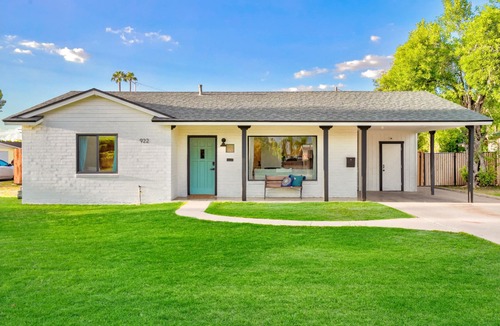 Harrison Acres House | Remodeled Historic Home w/Cowboy Pool - Centrally Located & Pet Friendly!