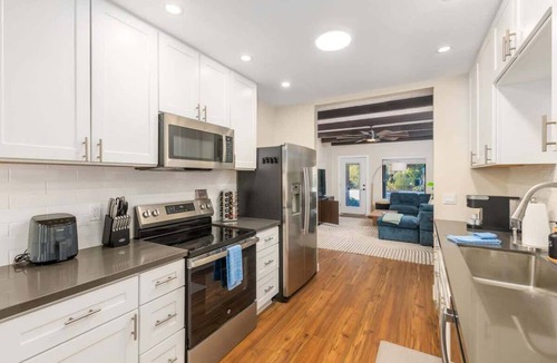 Blenman-Elm House | Renovated Adobe w/ Hot Tub-Close to U of A