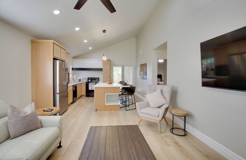 Yuma Apartment | Renovated Yuma Home w/Community Pool!